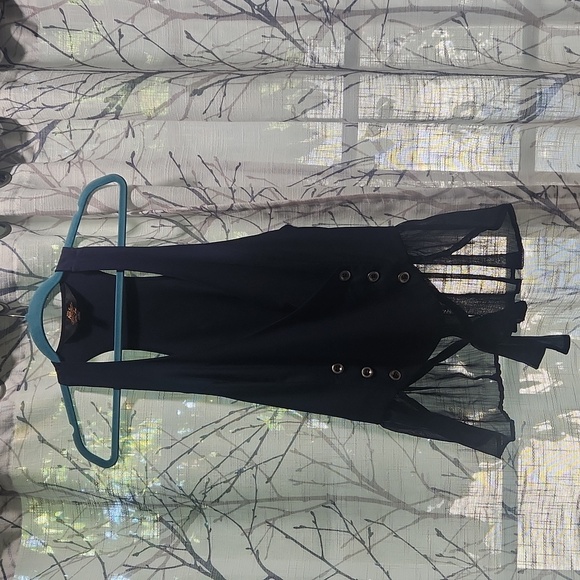 Alice In Wonderland Ruffled Top - Picture 3 of 6